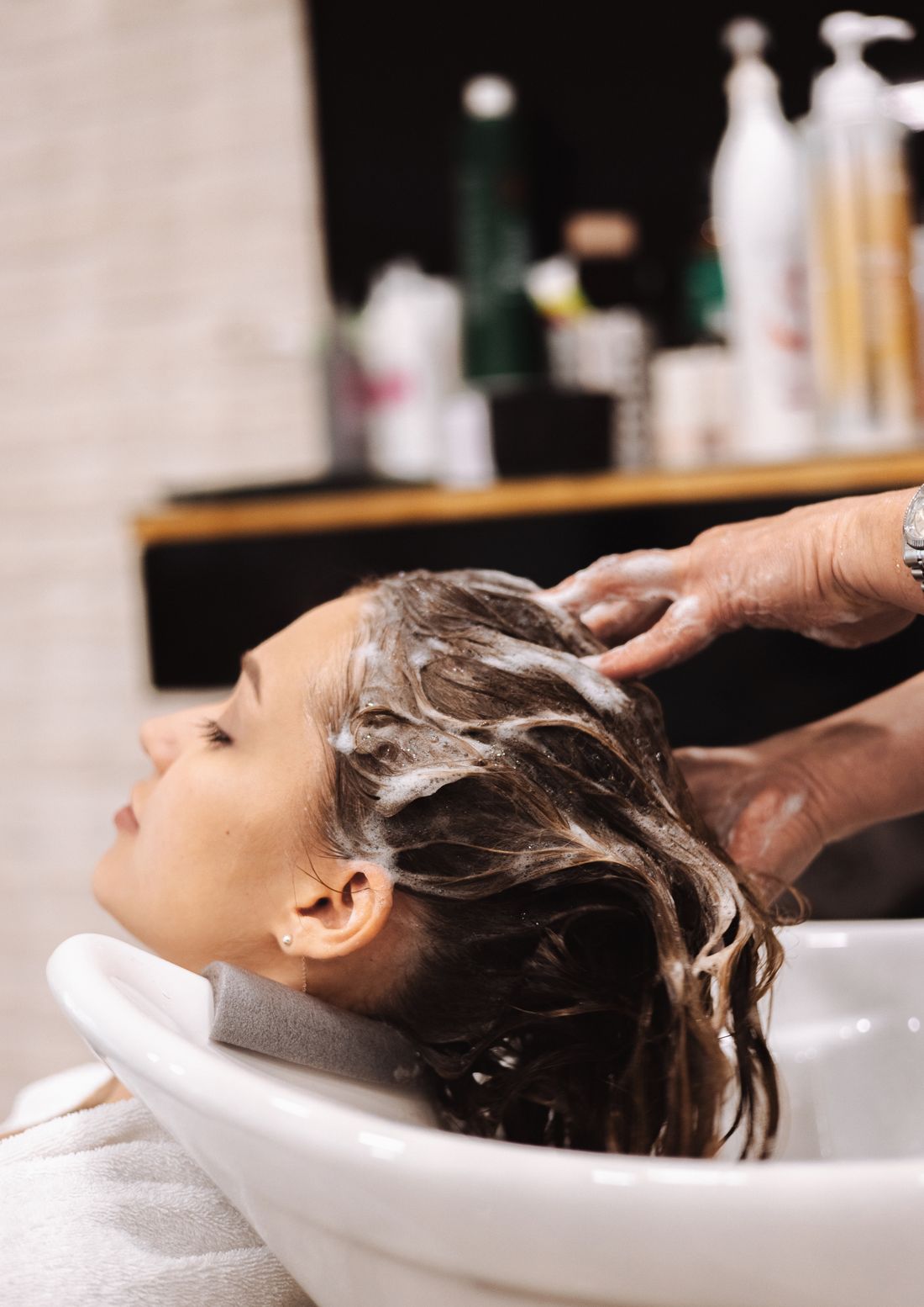 Hair closures and toppers